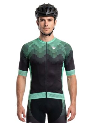 RaceFit Cycling Jersey | Peloton Aero Apparel Collection